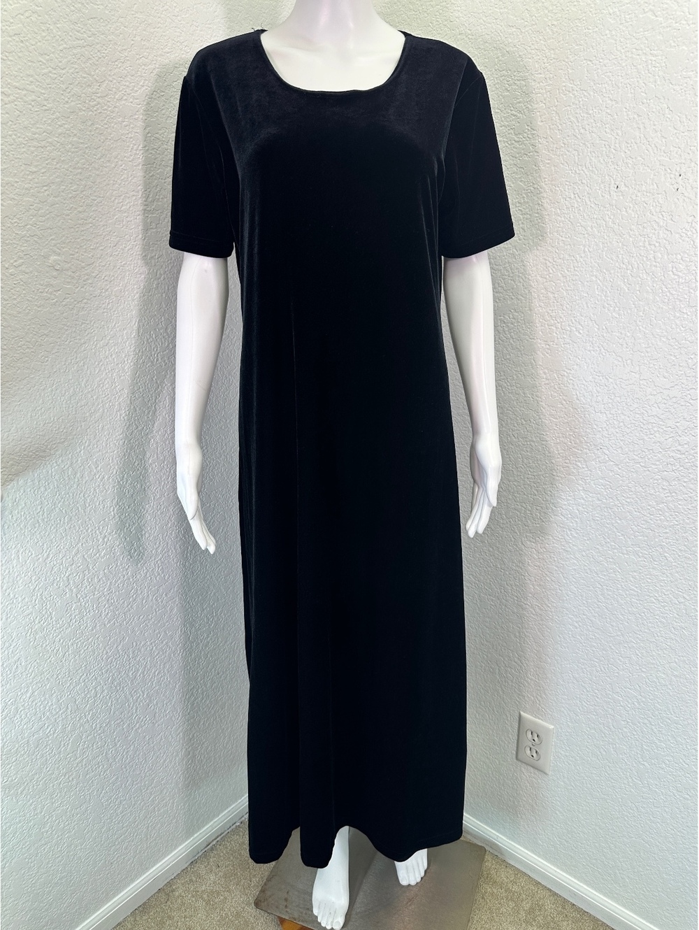 VTG 1980s Women’s Sz L Dressing Clio Black Velvet Maxi Sheath Dress Whimigoth